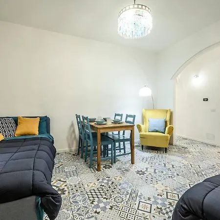 Apartment Le Finestre Sul Borgo 2 Parma