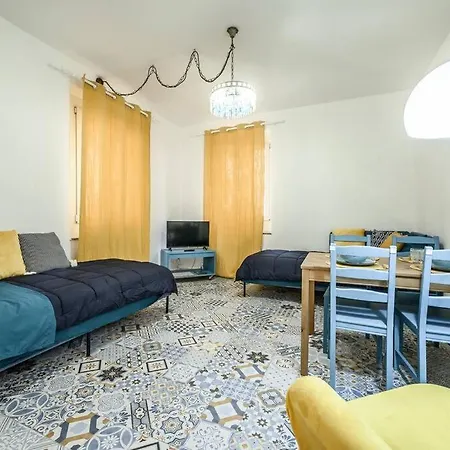 Le Finestre Sul Borgo 2 Lägenhet *